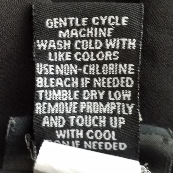 Torrid Womens Size 2X Short Sleeve Asymmetrical Hem Studded Black Semi Sheer - Picture 4 of 5